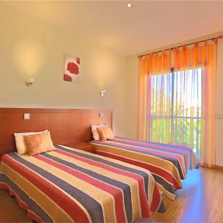 V4, Jardins Branqueira4 Near Beach, ヴィラ *